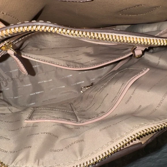 Michael Kors Blush Pink Purse - Picture 6 of 9